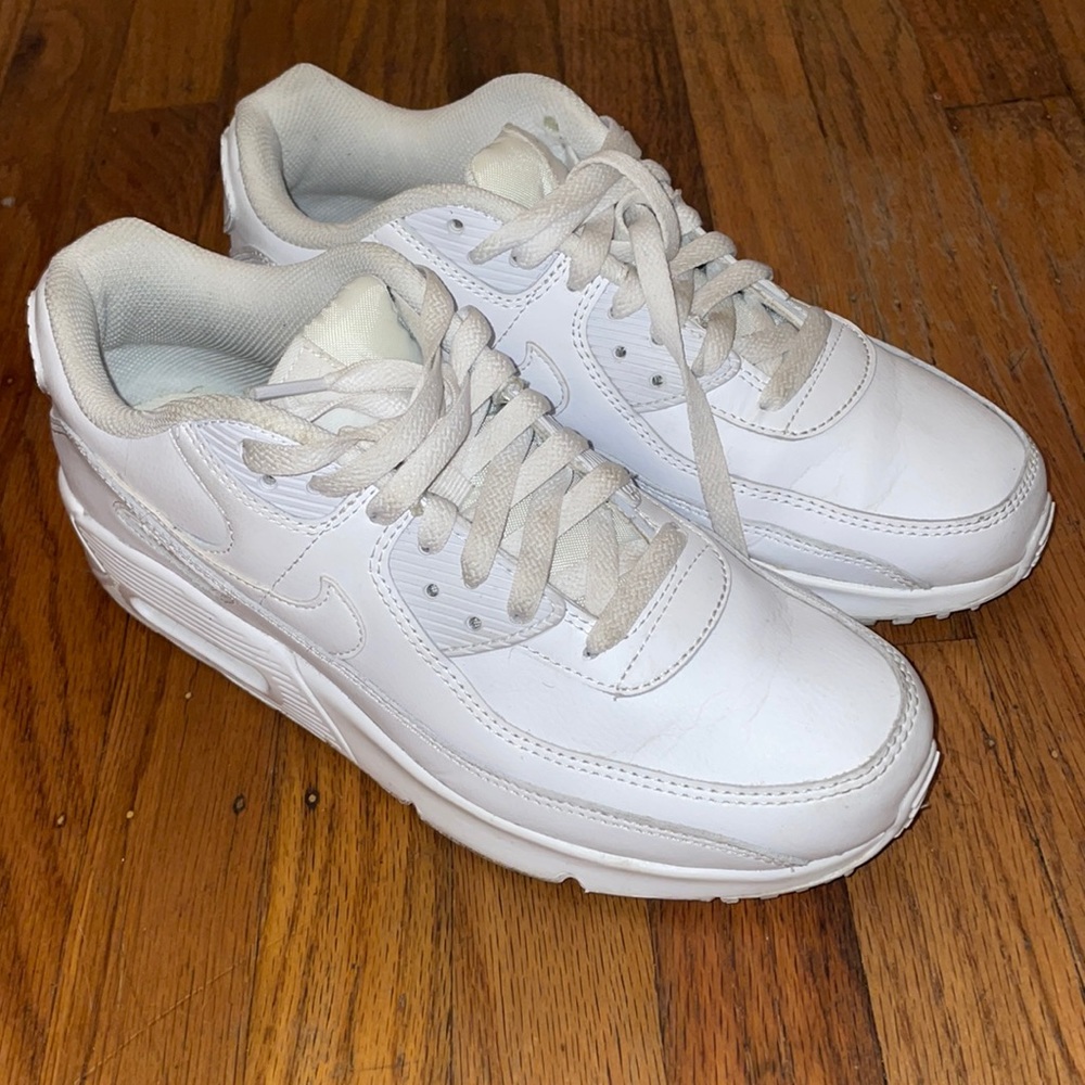 White AIR MAX nikes